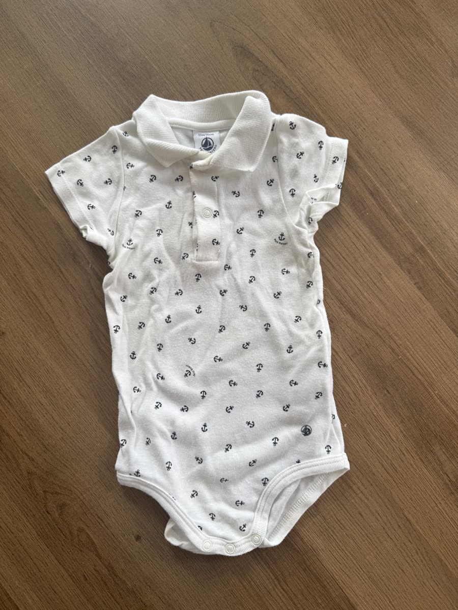body polo bébé Petit Bateau 12 mois blanc imprimé ancres marine manches courtes — Bon Etat — à Paris