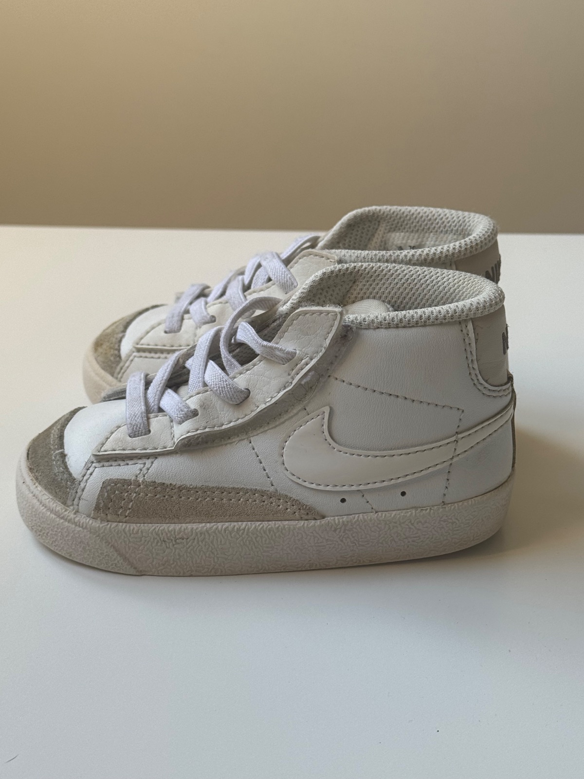 Baskets Nike Blazer Mid '77 Bébé — Taille 23,5 — Bon Etat — à Paris
